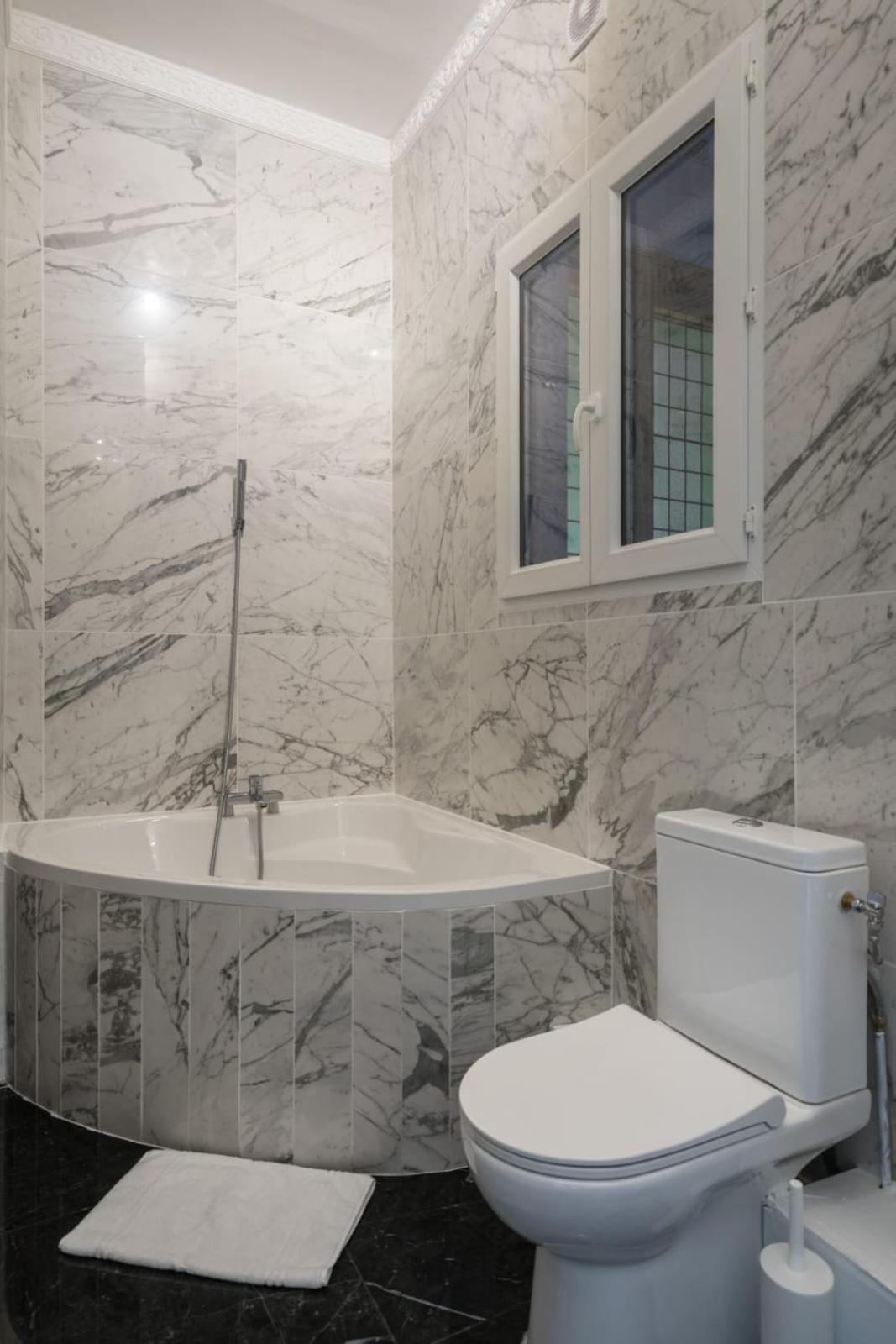 Family - 3br 10p - Trocadero *